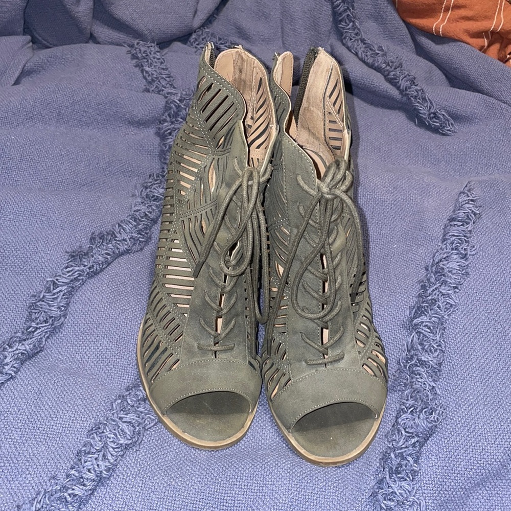 Mix no.6 green olive suede heels